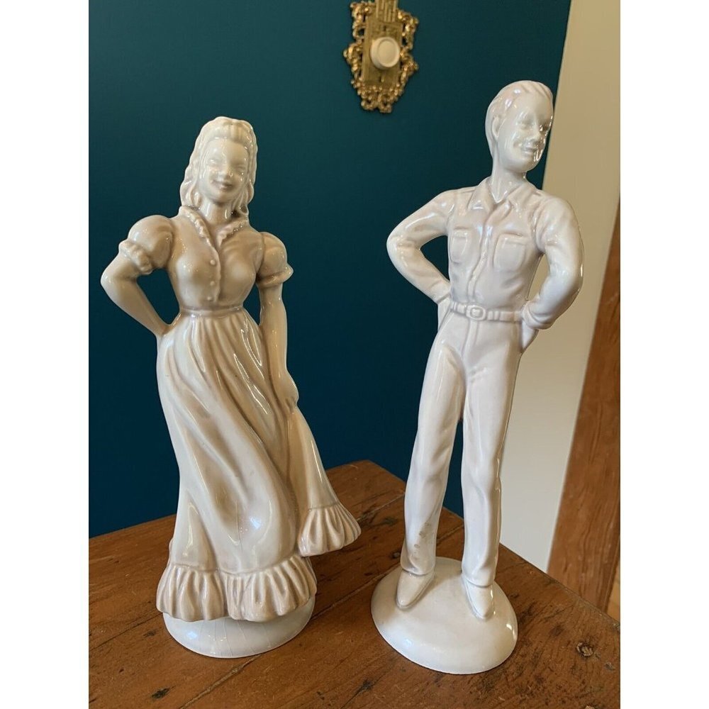 VINTAGE PAIR OF ROSELANE CALIFORNIA POTTERY SQUARE DANCE FIGURINES MINT!